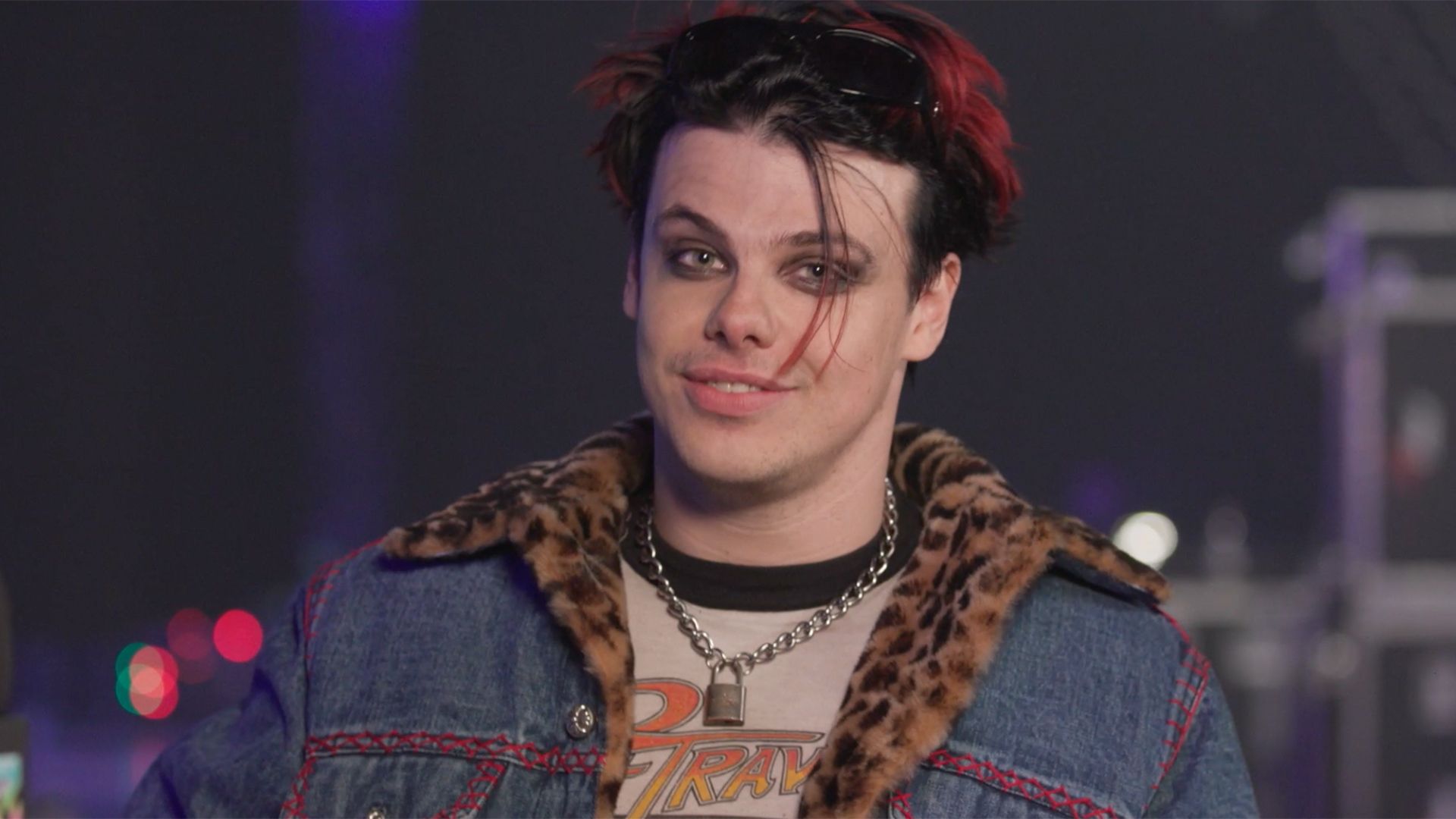 YUNGBLUD Backstage At MTV EMA 2021 - MTV EMA 2021 (Video Clip)