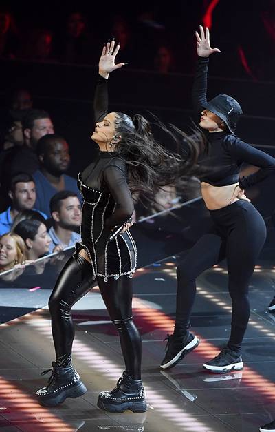 Rosalía and her dancers strike a pose at the 2019 VMAs.