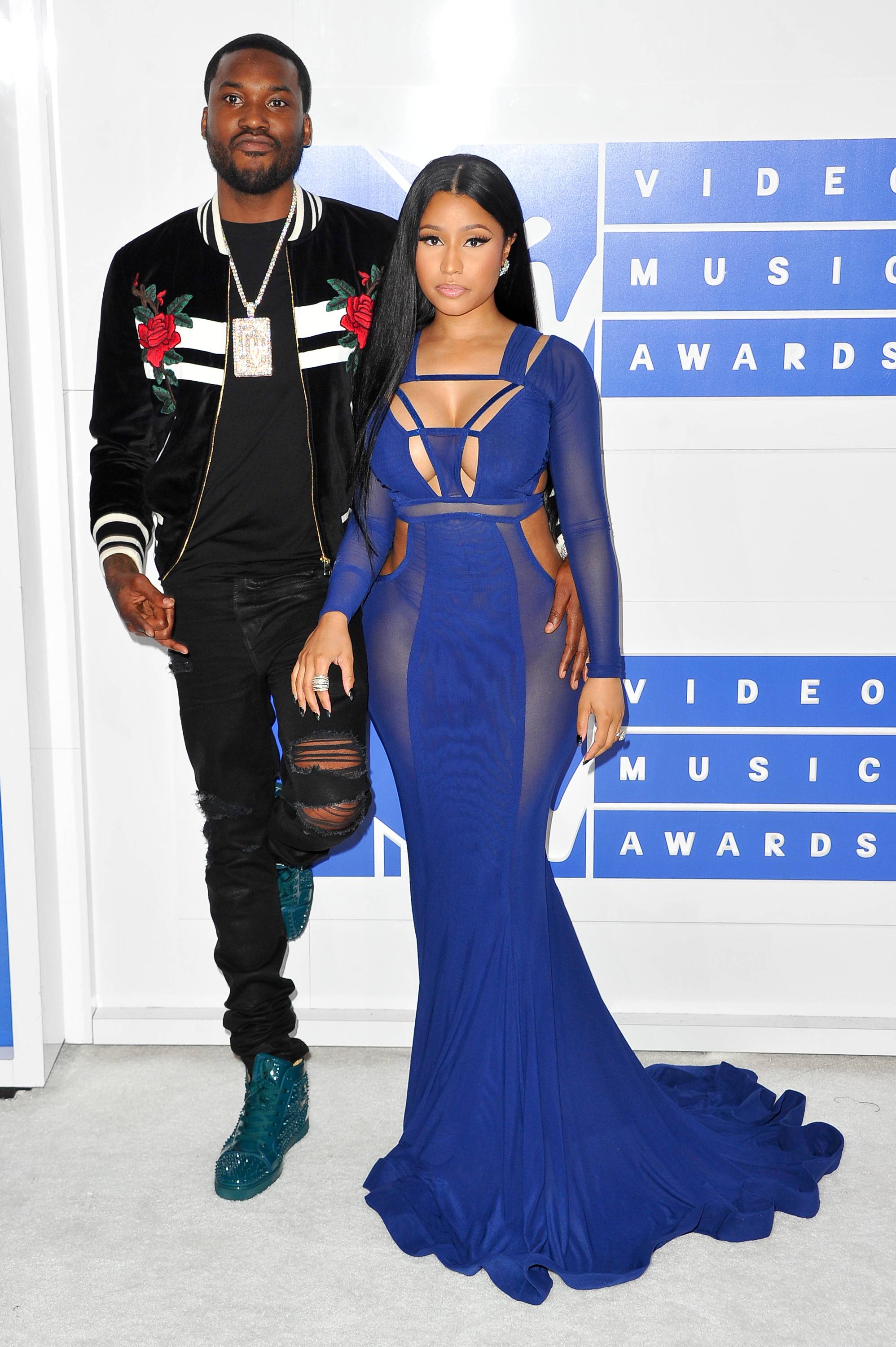 Nicki Minaj Digs In Her Bag To Help Students Pay For College + Meek Mill  Celebrates B'Day In DR With New Chick Nessa