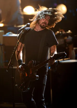 /content/ontv/movieawards/2011/photo/flipbooks/11-show-highlights/foo-fighters-getty115270282.jpg