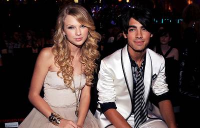 Taylor Swift and Joe Jonas at the 2008 VMAs.
