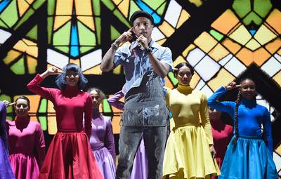 EMA 2015 | Showstopping Performances Pharrell Williams | 940x600