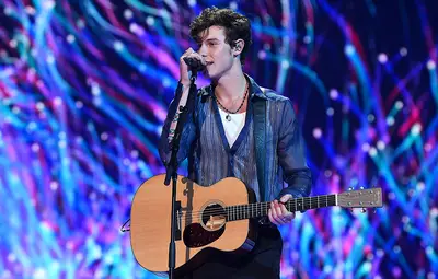 Shawn Mendes performs “If I Can’t Have You” at the 2019 VMAs.