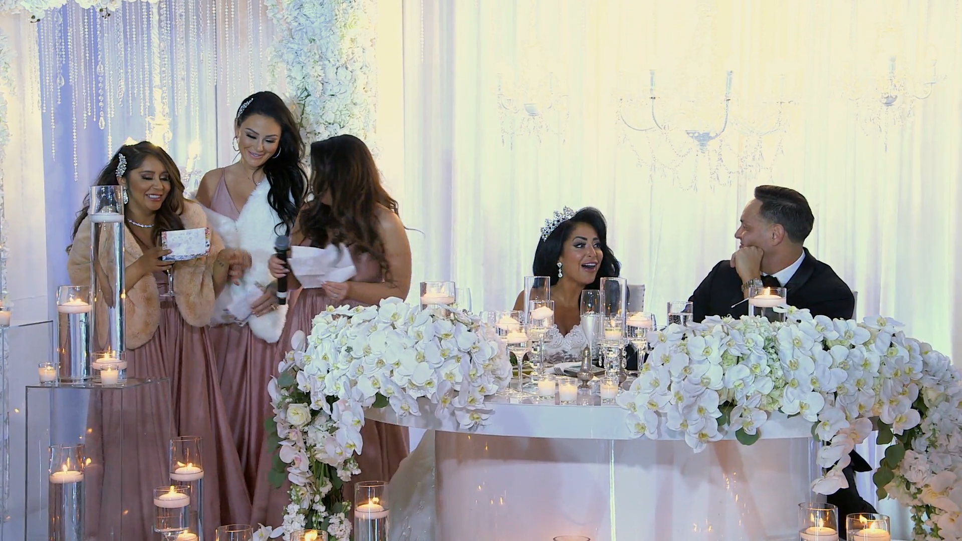 Op te slaan Rimpelingen echtgenoot Presenting The 'Jersey Shore' Girls' Already Infamous Wedding Speech For  Angelina | News | MTV