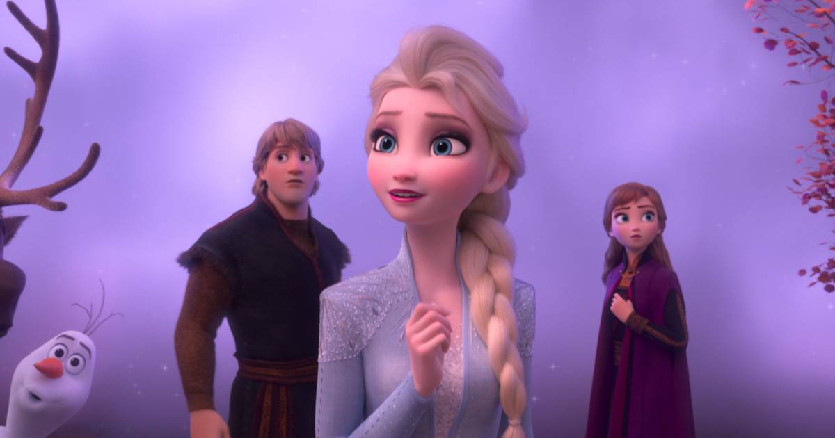 Elsa Belts Out A Chilly New Tune In New 'Frozen 2' Footage