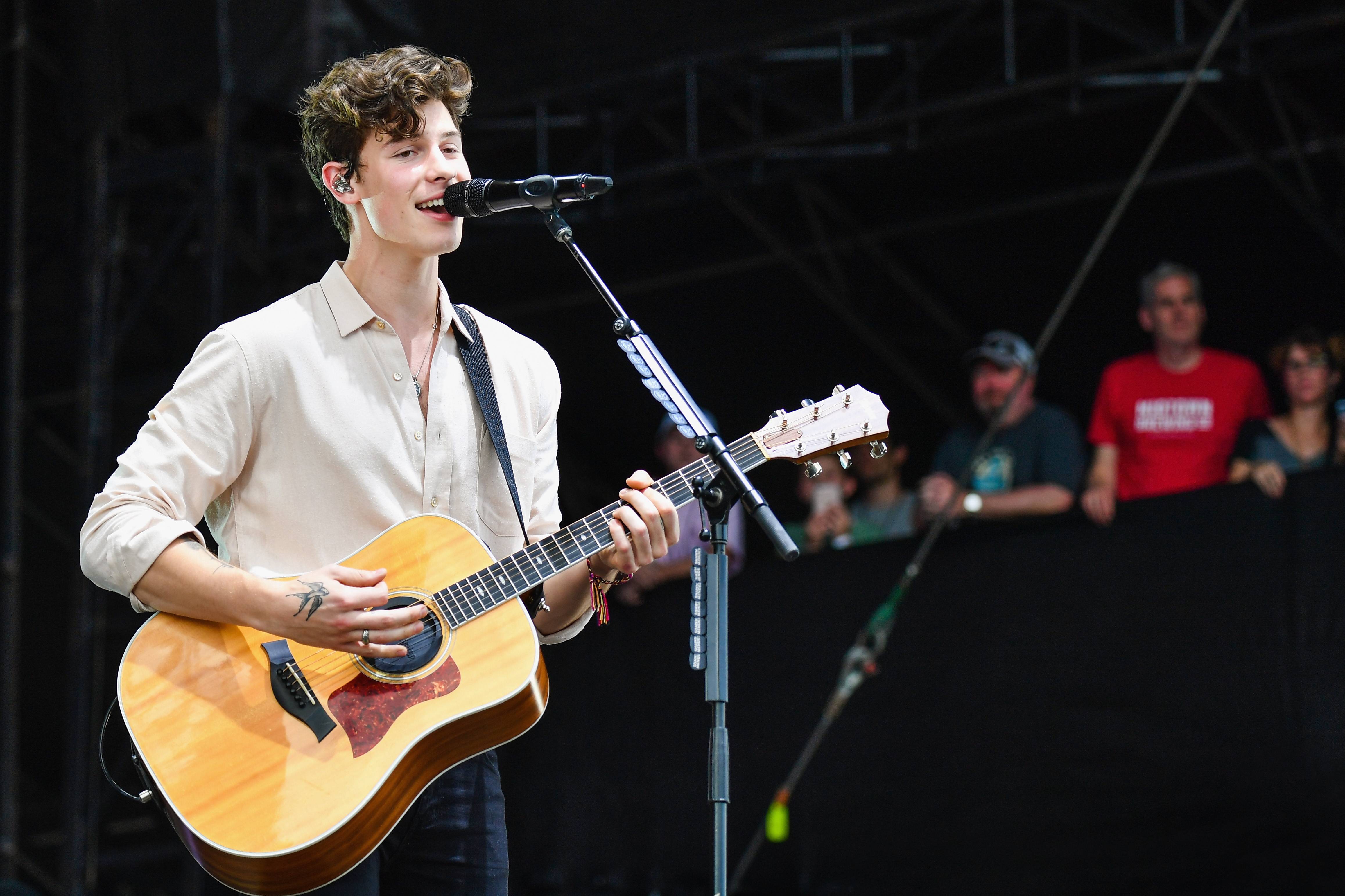 Its helping me a lottttt.  Shawn mendes songs, Shawn mendes quotes, Shawn  mendes