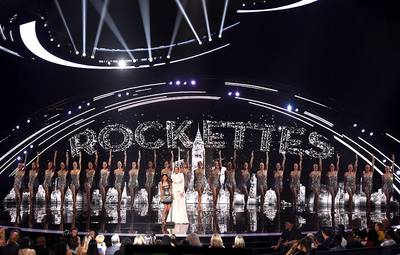 During the 2018 VMAs, Blake Lively and Anna Kendrick took the mic to discuss their latest movie while the Rockettes performed on their home stage at Radio City Music Hall.