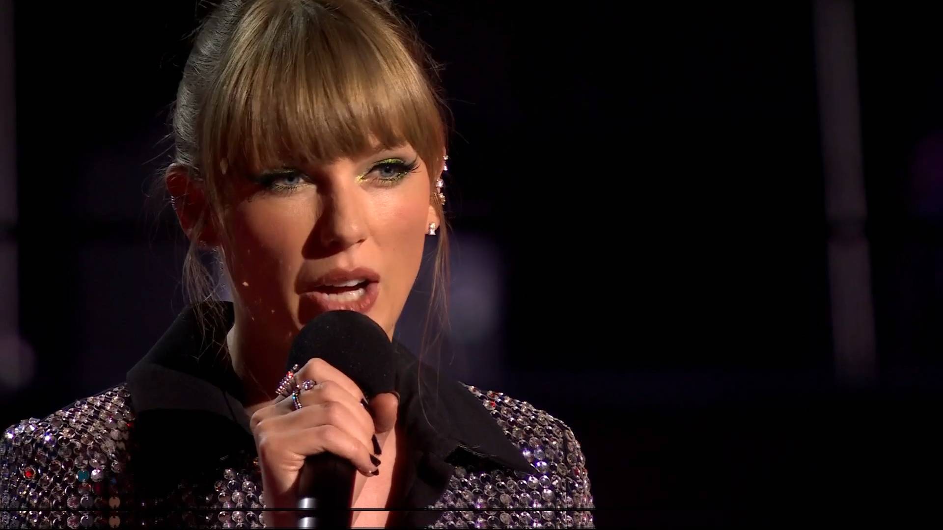 Taylor Swift Wins Big at the MTV EMA 2022 News MTV EMA