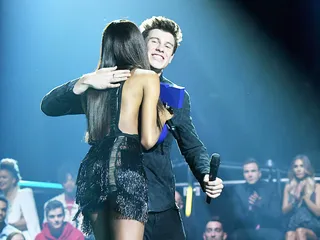 mgid:file:gsp:scenic:/international/mtvema/2016/images/galleries/_night-of/presenters/shawnmendes-jourdandunn-621512986.jpg