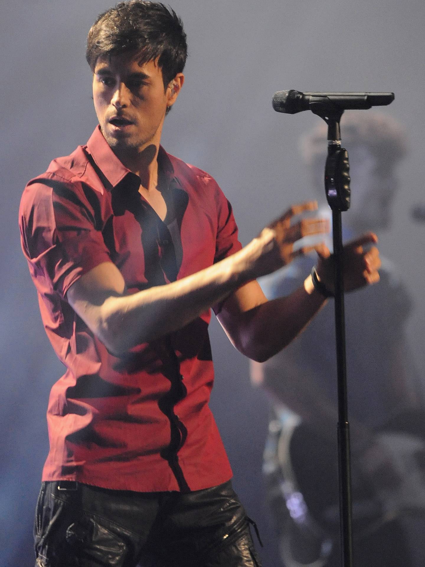 mgid:file:gsp:scenic:/international/mtvema/2014/images/galleries/2014-ema-performers/EnriqueIglesias-458710742-4x3.jpg