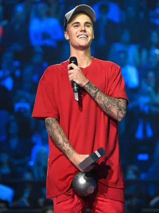 mgid:file:gsp:scenic:/international/mtvema/2015/images/galleries/JustinBieber-494240584-3x4.jpg
