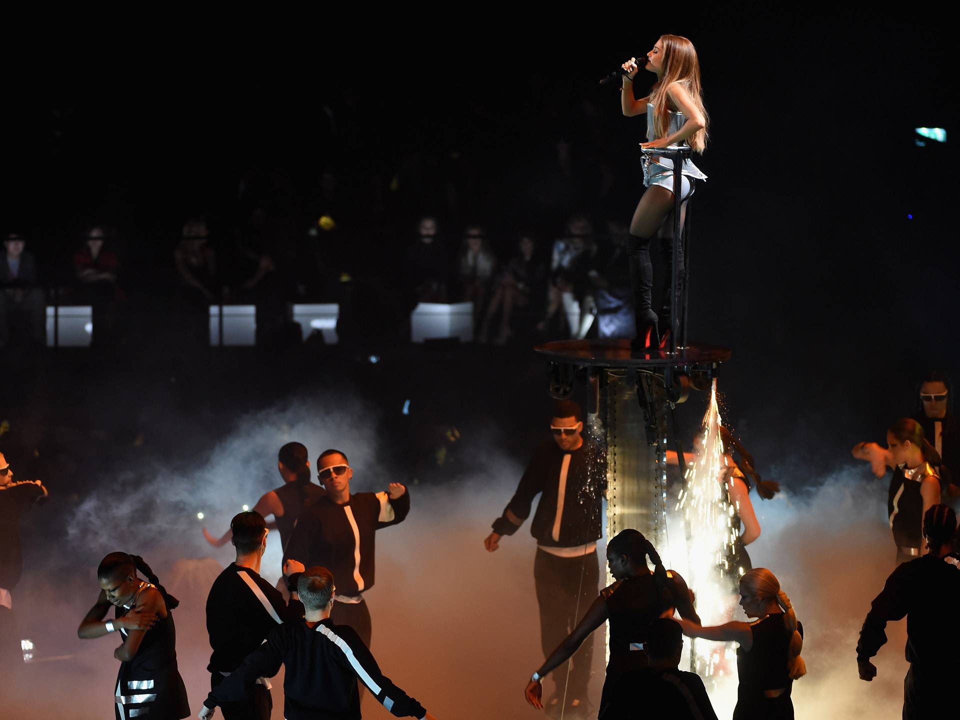 mgid:file:gsp:scenic:/international/mtvema/2014/images/galleries/2014-ema-performers/ArianaGrande-458702136-4x3.jpg