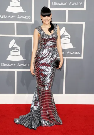 Jessie J - The singer's metallic Julien MacDonald gown and dramatic bangs made for a dramatic entrance. And the dress is as practical as it is beautiful—all those little mirrors for the ladies of the red carpet to check their lipstick!(Photo: Jason Merritt/Getty Images)