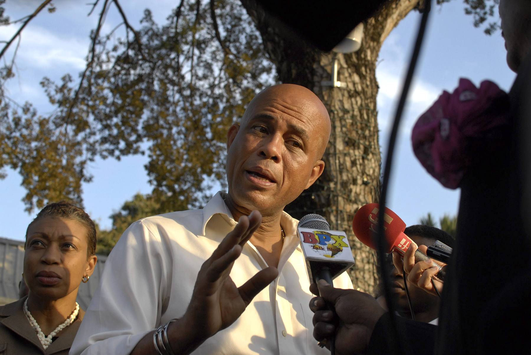 Haiti Empowers Rural Residents With Solar Kits - Thousands of rural Haitian households may soon have access to electricity through the distribution of low-cost loans that will be used to purchase solar energy kits under a new plan announced by Haiti’s president, Michel Martelly.(Photo: REUTERS/Swoan Parker)