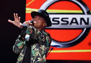 Put the Passion In  - Tell us you don't feel what&nbsp;Avery Wilson is mixing up here. We dare you! (Photo: Mark Davis/BET/Getty Images for BET)