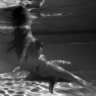 Water Woman - She seems to be happy and at peace both above and under the water as she showed followers through this Instagram pic.  (Photo: Instagram)