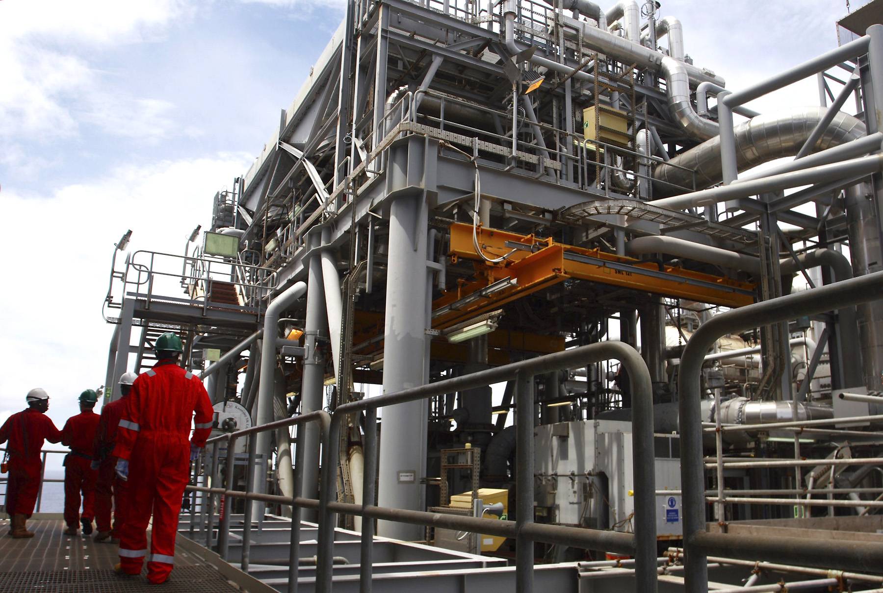 Oil trading strategies and market analysis tools