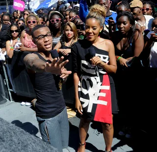 Scorching Hot - 106 &amp; Park co-hosts Bow Wow and Angela Simmons kept it cool in hot and sunny L.A.  (Photo: John Ricard/Getty Images for BET)