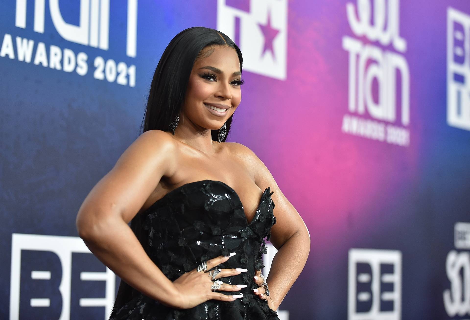 112821-ashanti-soul-train-awards-lady-of-soul