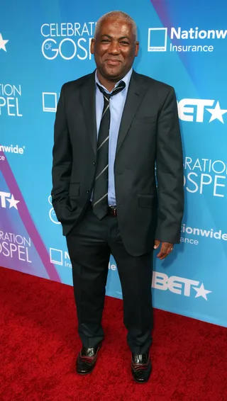 Teach Them How To Do It - Singer Jonathan Butler shows the young folks how to keep it stylish on the red carpet. Just look at his wingtips! (Photo: Maury Phillips/Getty Images for BET)