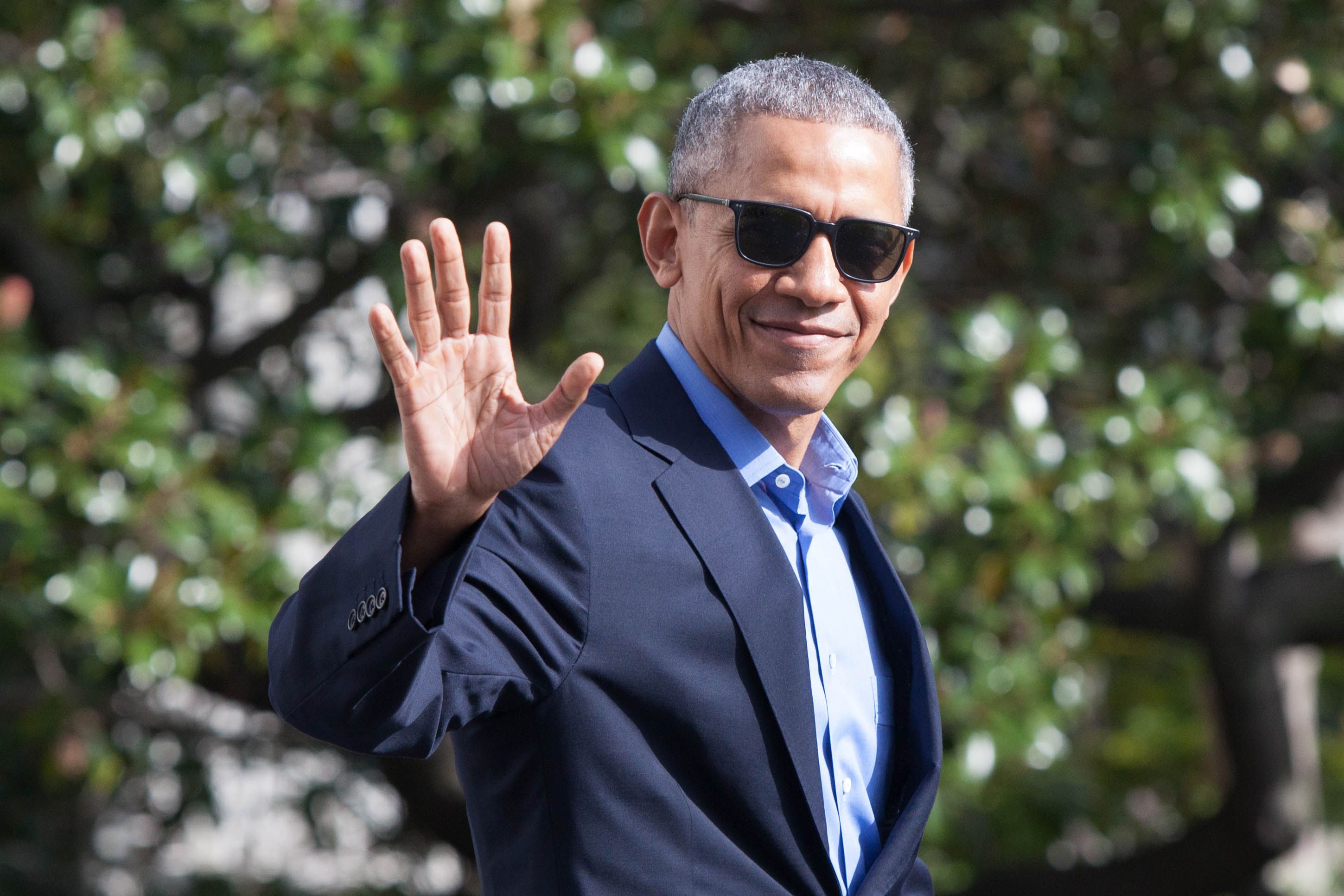 WASHINGTON, DC - NOVEMBER 06: President Barack Obama waves as he exits The White House before boarding Marine One on November 6, 2016 in Washington, DC. President Obama will travel to Orlando to campaign from Democratic Presidential Candidate Hillary Clinton.  (Photo by Zach Gibson/Getty Images)