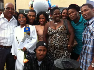 A Graduation Affair&nbsp; - The entire family came out to attend Beedy's graduation. And is that Anita we see smiling? We're so glad she's lookin' good on her road to recovery.@AntoniaCarter: "At my sis @beedy90 graduation with the family...Congrats Bede. We love u!"(Photo: Twitter)&nbsp;