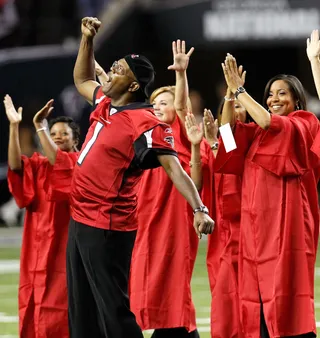 Samuel L. Jackson  - The Oscar-nominated actor (and diehard Atlanta Falcons fan) tops off his custom jersey with his signature Kangol hat.  (Photo: Kevin C. Cox/Getty Images)