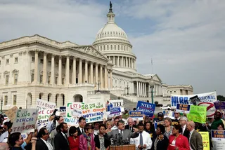 /content/dam/betcom/images/2013/10/Politics/100813-politics-gov-shutdown-federal-workers-protest.jpg