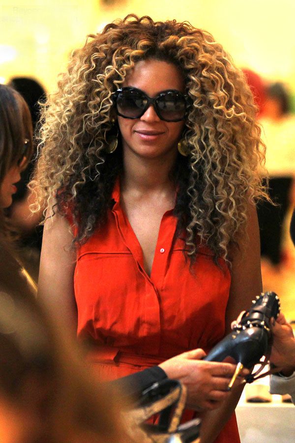 Beyoncé on What She’d Change About Herself - “If I could change one part it would be my feet. After all the years dancing they’re a little beat up. And I wear big earrings because I don’t like my ears.”\r&nbsp;\r(Photo credit: Lawrence/Splash News)\r&nbsp;