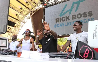 Rick Ross - Rick Ross parties pool-side in Las Vegas. (Photo: LJDILLA)