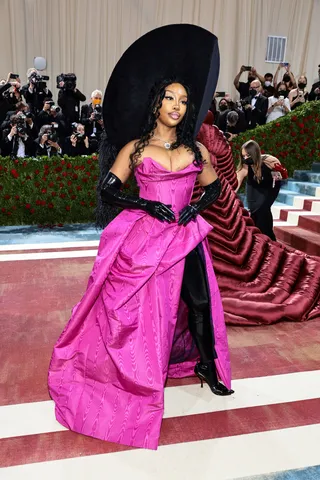 050222-style-the-met-gala-sza.jpg