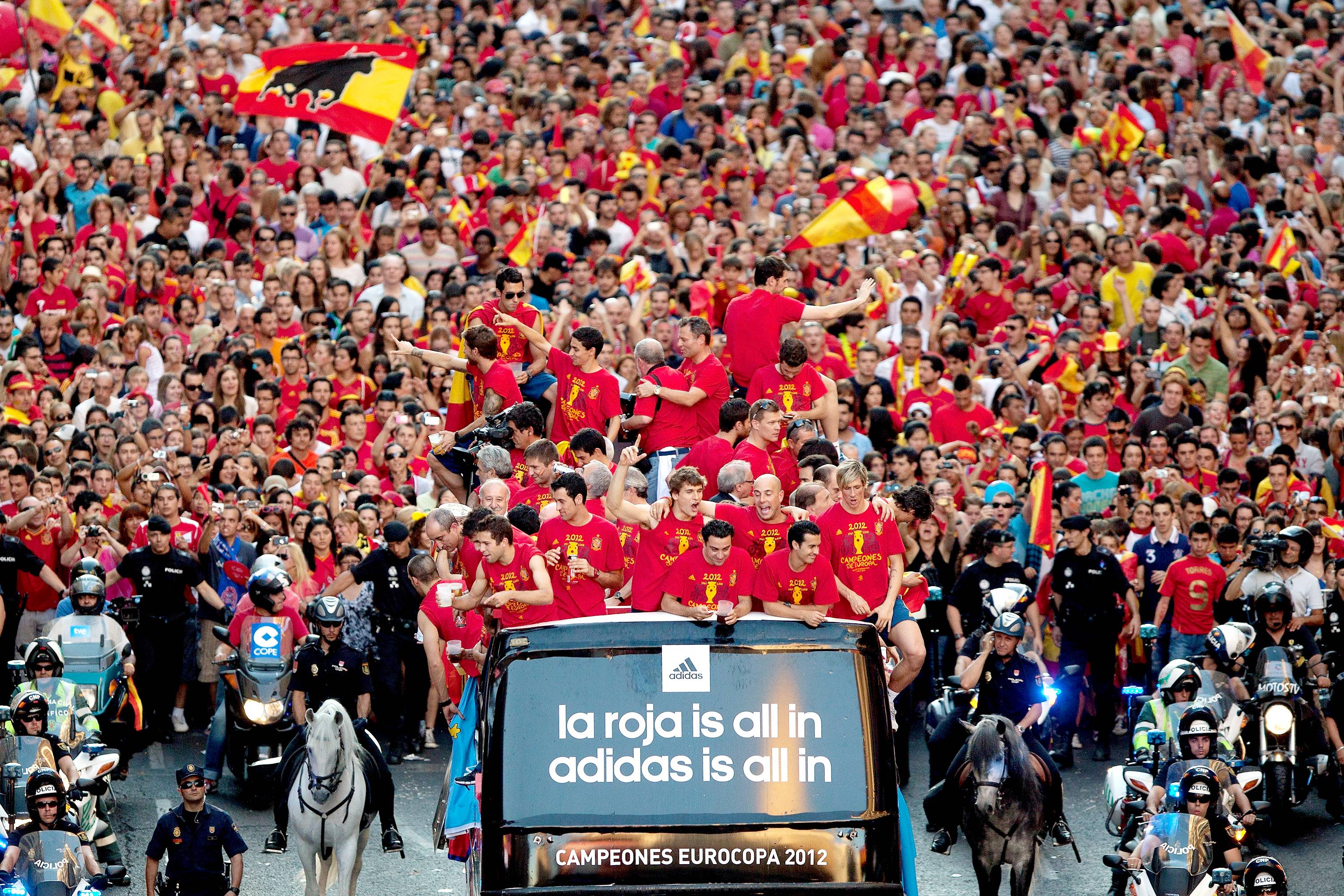 Spain Defeats Italy in Euro 2012 - Defending World Champion Spain continued its unstoppable momentum by beating Italy 4-0 in Sunday's EURO 2012 final on Sunday.&nbsp;(Photo: Pablo Blazquez Dominguez/Getty Images)