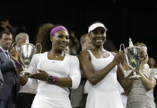 /content/dam/betcom/images/2012/07/Sports/07072012-sports-venus-serena-williams.jpg