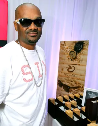 Big Tigger Watchin' - Big Tigger checks out the Silvano watches in the Gift Suite.