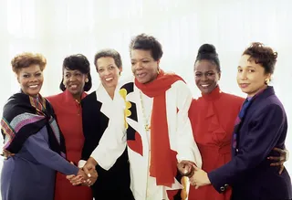 /content/dam/betcom/images/2014/05/Politics/052914-politics-maya-angelou-dionne-warwickclinton-inauguration.jpg