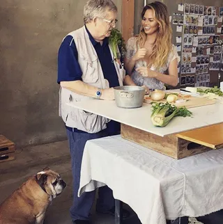 She's Super Close With Her Dad - You know what they say. The family that cooks together...  (Photo: Chrissy Teigen via Instagram)