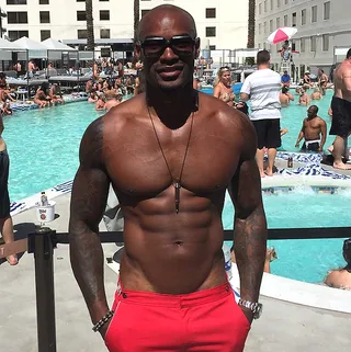 Tyson Beckford&nbsp;@tysonbeckford - The model's lower abdominal V-cut has us dazed and confused.(Photo: Tyson Beckford via Instagram)