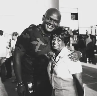 James Poyser and Ma Dukes - The Roots producer poses backstage with J. Dilla's mother.  (Photo: @djdnice via Instagram)