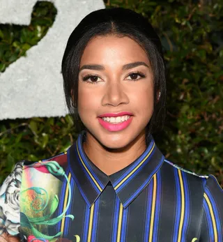 Hannah Bronfman - You can’t go wrong with a full brow and Barbie pink lip. Just ask uber-cool DJ Hannah Bronfman.  (Photo: Jason Merritt/Getty Images for Take-Two)