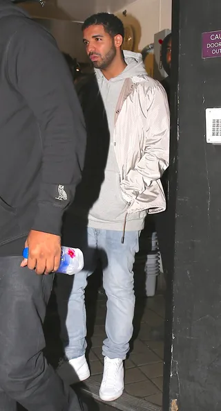 Crew Love - Drake leaves the Nice Guy restaurant after having dinner with his homies in West Hollywood.(Photo: Devone Byrd, PacificCoastNews)