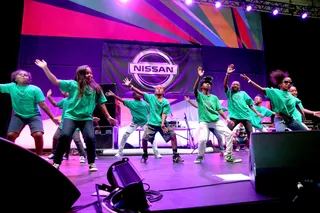 DANCE CRAZE - A young dance troop hit the "Nae Nae" during a fun routine at the BETX Stage Music Matters show.&nbsp;(Photo: Jesse Grant/BET/Getty Images for BET)
