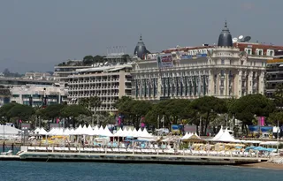 August 1994 - Thieves armed with machine guns take $45 million in gems from the Carlton Hotel in Cannes on the French Riviera.(Photo: REUTERS/Vincent Kessler/Landov)