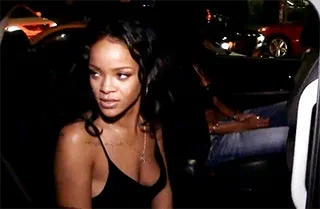 Asking her to relay a message. - TMZ paps got this response when they asked Rihanna to say "hello" to her hairdresser.(Photo: TMZ via Youtube)&nbsp;