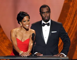 2012: Regina Presented An Award Alongside P.Diddy - (Photo: Getty Images)