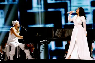 The AMAs - November 2014 - Skylar Gray joined YMCMB's head mistress for a truly emotional performance of &quot;Bed of Lies&quot; that may have hit home for Nicki with all the drama going on behind the scenes with in her relationship with ex-boyfriend Safaree. (Photo: Jeff Kravitz/AMA2014/FilmMagic)