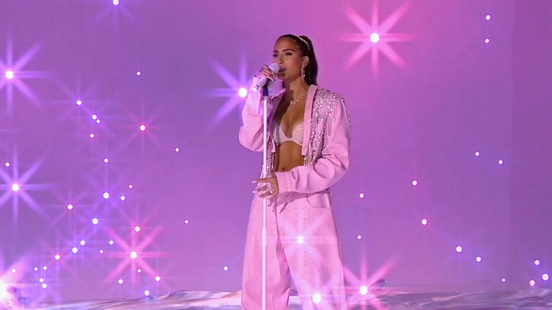 Snoh Aalegra on the BET Soul Train Awards 2020.