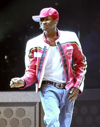 Usher - The pop star performs &quot;You Remind Me&quot; from his hit album 8701 during rehearsals for the awards. (Photo: M. Caulfield/WireImage)