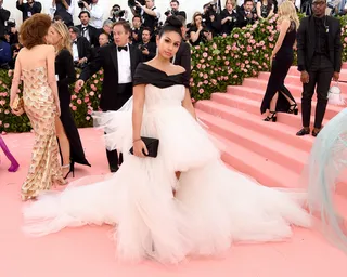 Alessia Cara in Giambattista Valli - (Photo: Jamie McCarthy/Getty Images)&nbsp;