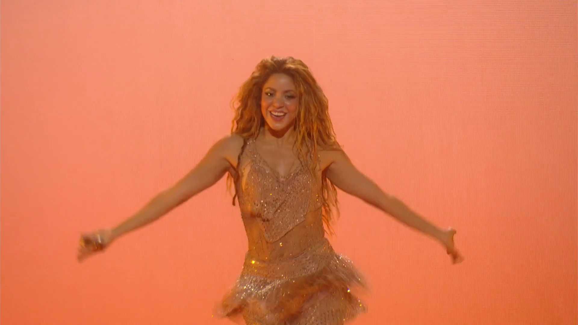 Shakira takes the MTV VMAs 2023 stage.