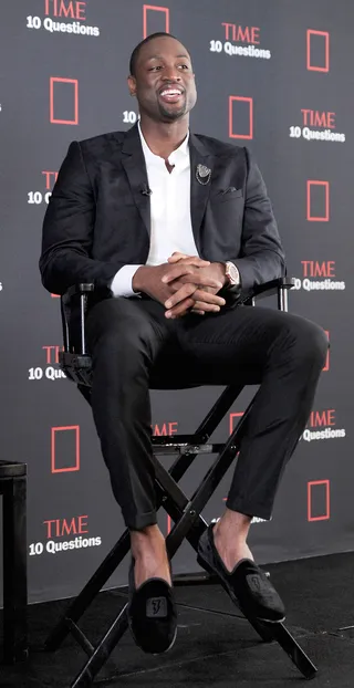 Shoe Game - Are those lightning bolts on the front of his velvet slippers? We think so. It’s the little things that make one fly. (Photo: Larry Busacca/Getty Images for Time Magazine)